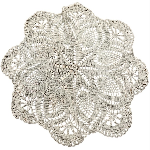 Handmade Star Doiley - Picture 1 of 2